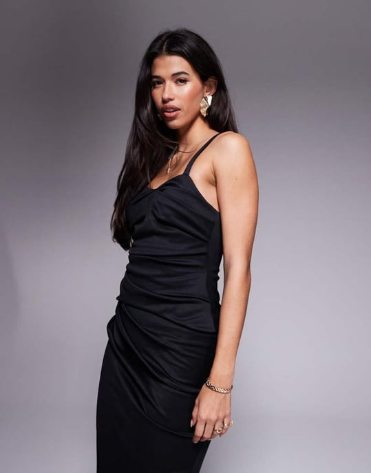ASOS DESIGN midi-klänning med strukturerad plissering i svart - Image 4