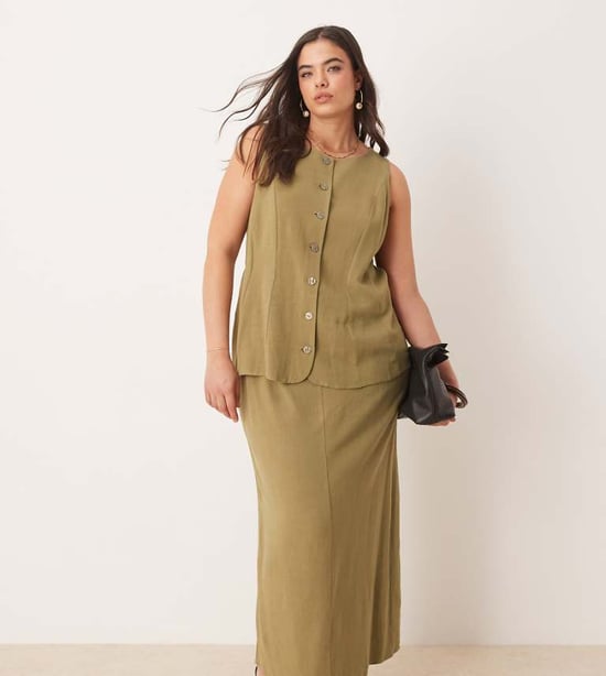 ASOS DESIGN Curve linväst med detaljerad midi-klänning i khaki - Image 1