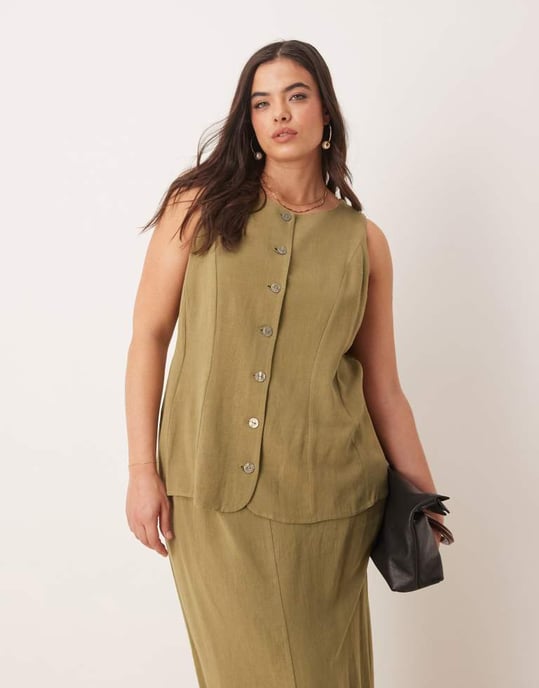 ASOS DESIGN Curve linväst med detaljerad midi-klänning i khaki - Image 2