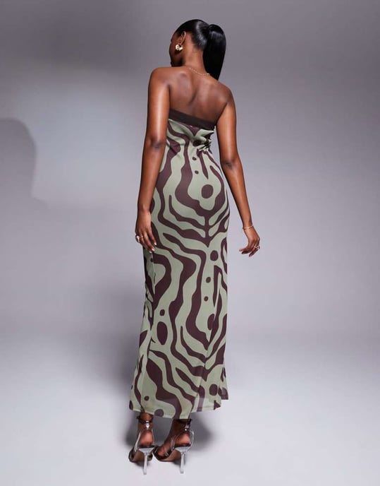 ASOS DESIGN bandeau midiklänning med kontrasterande halsringning och draperad detalj i tryck - Image 4