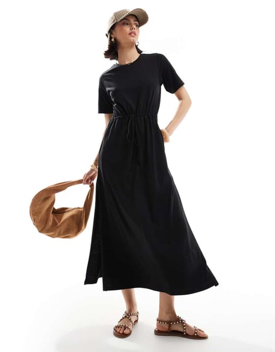 Tunn t-shirtklänning med kort ärm i svart - Image 1