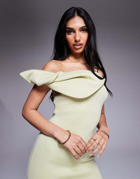 ASOS DESIGN bardot midiklänning med vriden axelrem i pastellgrön i scuba-material - Image 4