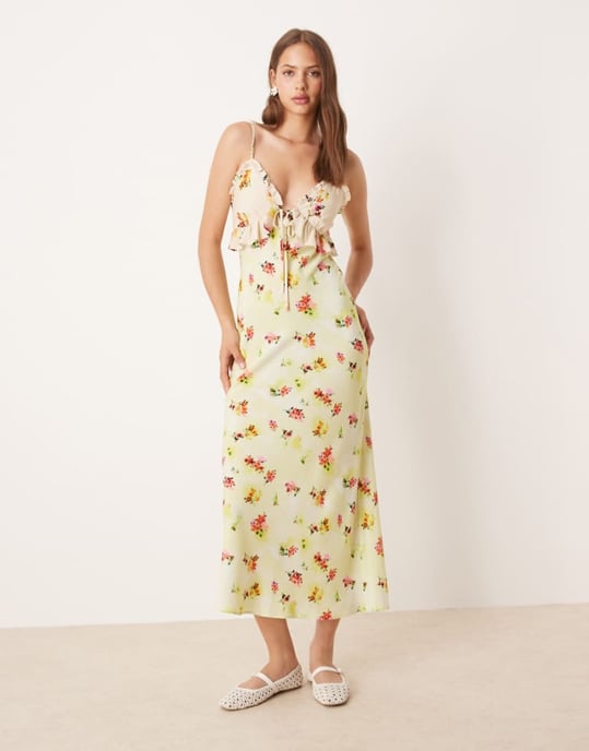 ASOS DESIGN klänning i midi-längd med frilldetalj i blommönster - Image 1