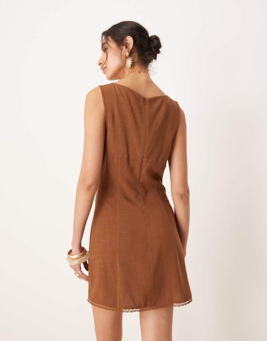ASOS DESIGN rynkad byst med spetsdetalj mini klänning i choklad - Image 3