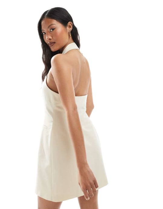 Miss Selfridge Petite skräddarsydd halterneck miniklänning i beige - Image 4