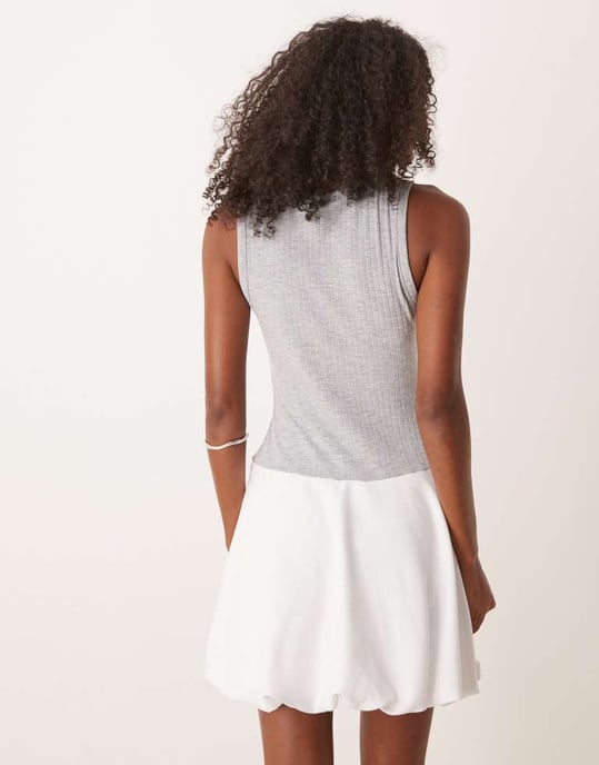ASOS DESIGN scoop hybrid bubbla nederdel mini klänning i grå och vit - Image 3