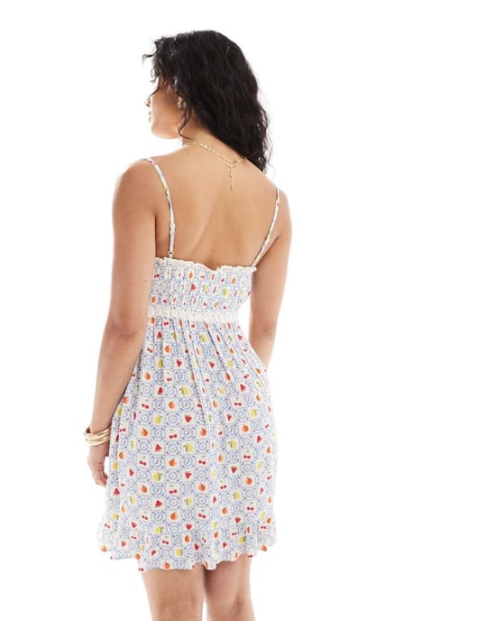 Miss Selfridge mönstrad strapless solklänning i ditsy-mönster - Image 2