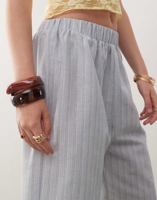 Återvunnet vintage oversized unisex långlinje shorts i blå sommarrand - Image 4