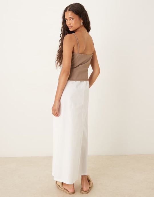 ASOS DESIGN maxi klänning med spaghettiband och poplinkjol i mocha - Image 3