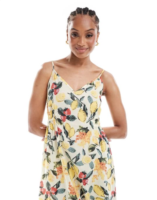 Vero Moda Tall strappy maxiklänning i sommarfrukttryck - Image 3