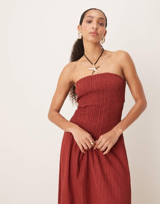 ASOS DESIGN skrynklig bandeau maxiklänning i bordeaux - Image 2