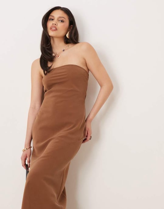 ASOS DESIGN bandeau maxiklänning i choklad - Image 4