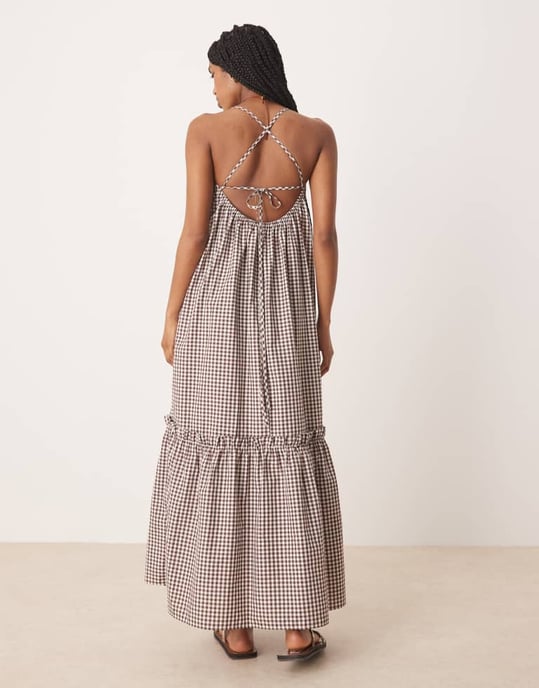 ASOS DESIGN halterneck smock maxiklänning i monokrom rutigt mönster - Image 3