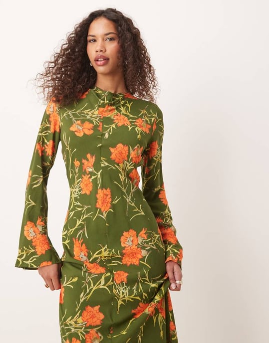 ASOS DESIGN maxiklänning med sned hals i grönblommigt mönster - Image 2