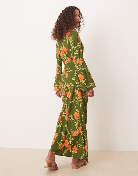 ASOS DESIGN maxiklänning med sned hals i grönblommigt mönster - Image 4