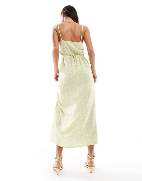 Miss Selfridge axelbandslös halsringning maxi slipklänning i grön blommig print - Image 4