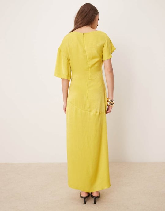 ASOS DESIGN t-shirtklänning med veckdetalj och draperad bak i chartreuse - Image 4