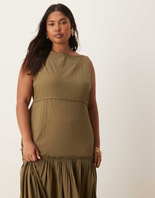 ASOS DESIGN Curve krinklad slits hals maxi klänning med sömdetaljer - Image 2