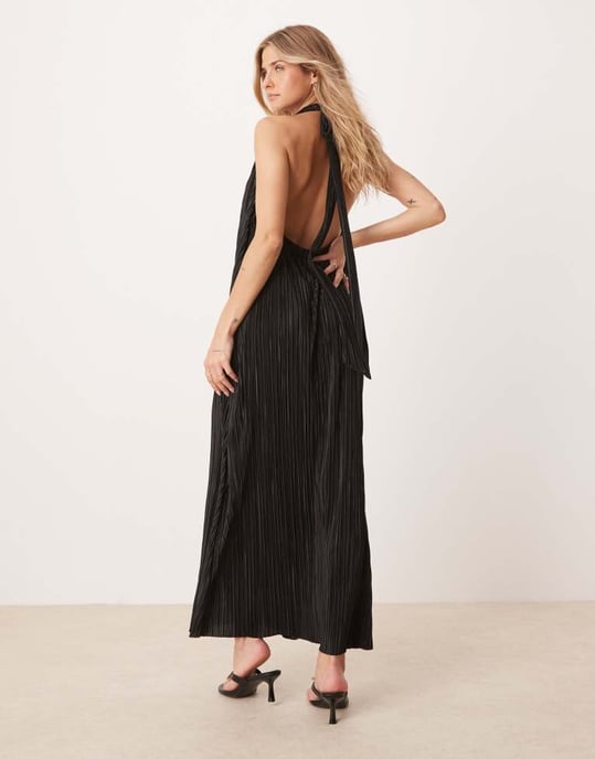 ASOS DESIGN plisserad halterneck maxiklänning i svart - Image 3