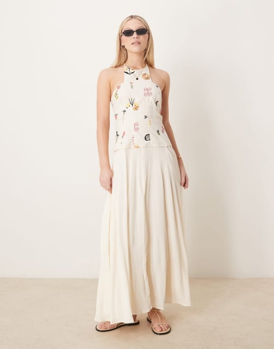 ASOS DESIGN twillfolk broderad hybrid maxiklänning i sten - Image 1