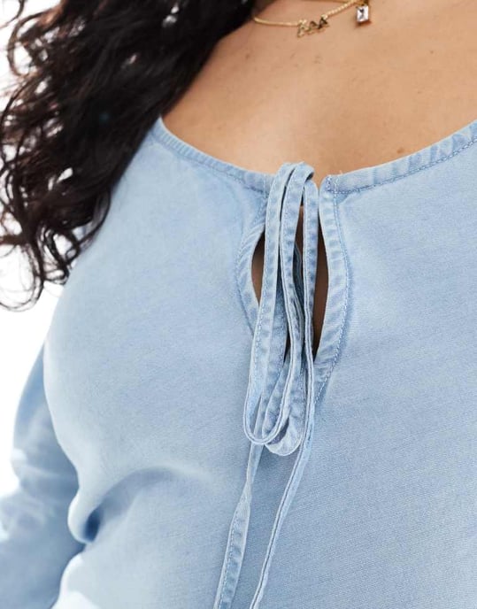 ASOS DESIGN mjuk denimmaxiklänning med knytning fram i ljusblå - Image 4