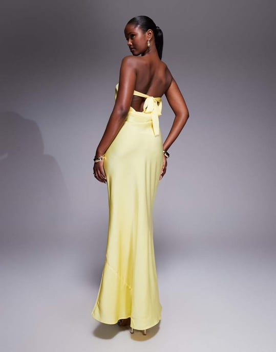 ASOS DESIGN satin trapezklänning med bandeau och båtbakgänga i smörmjölk - Image 3