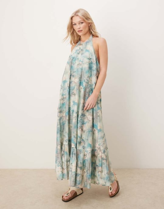 ASOS DESIGN halterneck maxiklänning med volangkant i suddig blommig tryck - Image 1