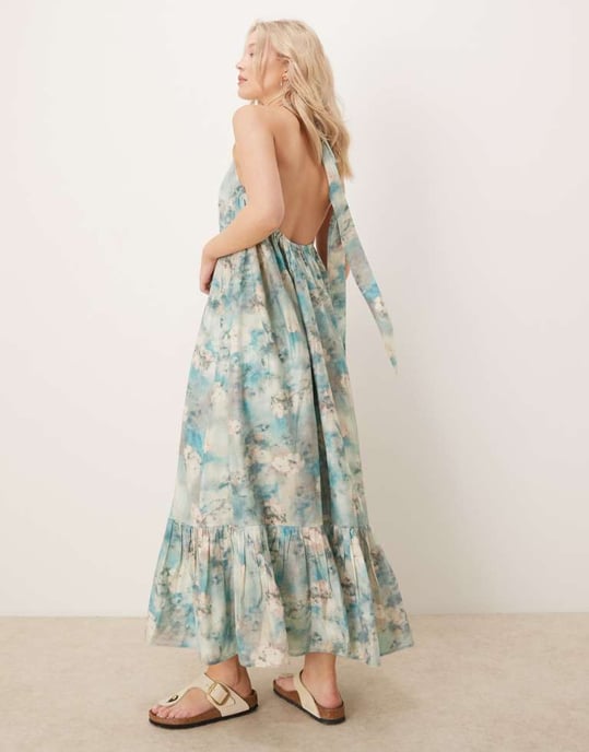 ASOS DESIGN halterneck maxiklänning med volangkant i suddig blommig tryck - Image 2