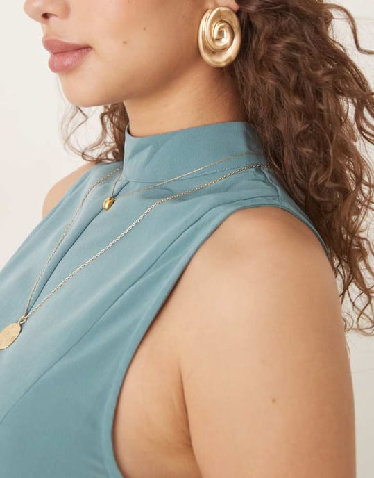 ASOS DESIGN höghalset maxiklänning med chiffonginsatser i tvättad blå - Image 3