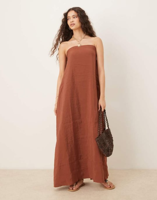 ASOS DESIGN cupro bandeau maxiklänning i choklad - Image 1
