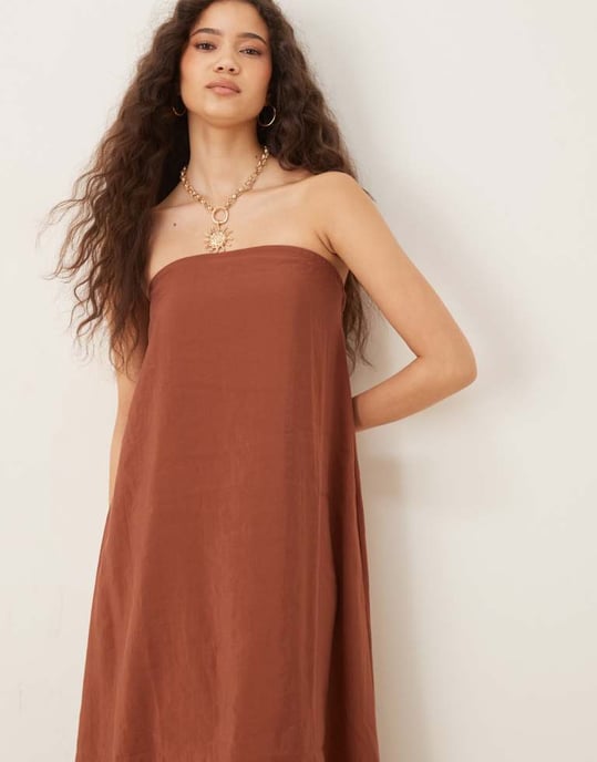 ASOS DESIGN cupro bandeau maxiklänning i choklad - Image 3