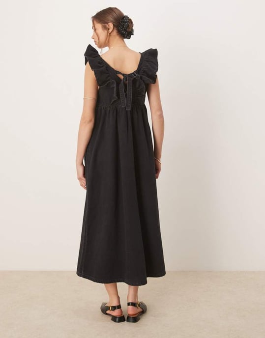 ASOS DESIGN denim smock maxiklänning med rosett baktill i svart - Image 4