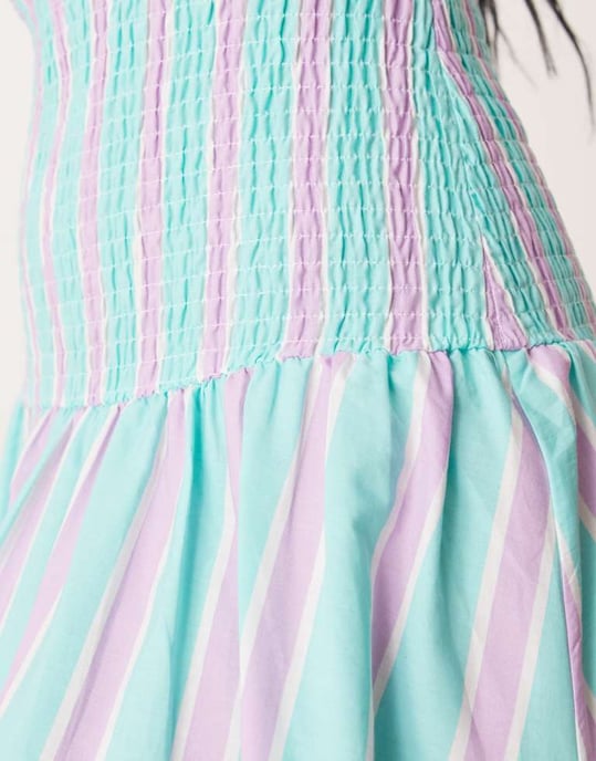 ASOS DESIGN rynkad maxiklänning med drop waist i blå-lila randig - Image 2