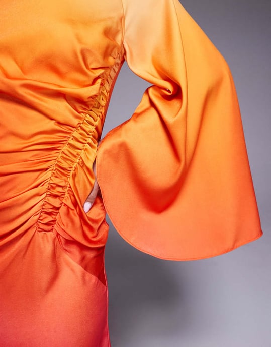 ASOS DESIGN maxiklänning med överdrivna ärmar och rynkad midja i ombre - Image 3