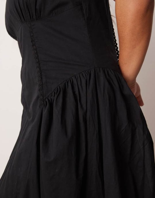 ASOS DESIGN Curve prärie fyrkantig halsringning maxiklänning med låg midja i svart - Image 4