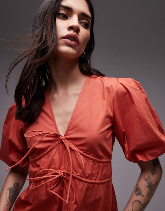 Topshop V-ringad puffärmad miniklänning i rostbrun - Image 4