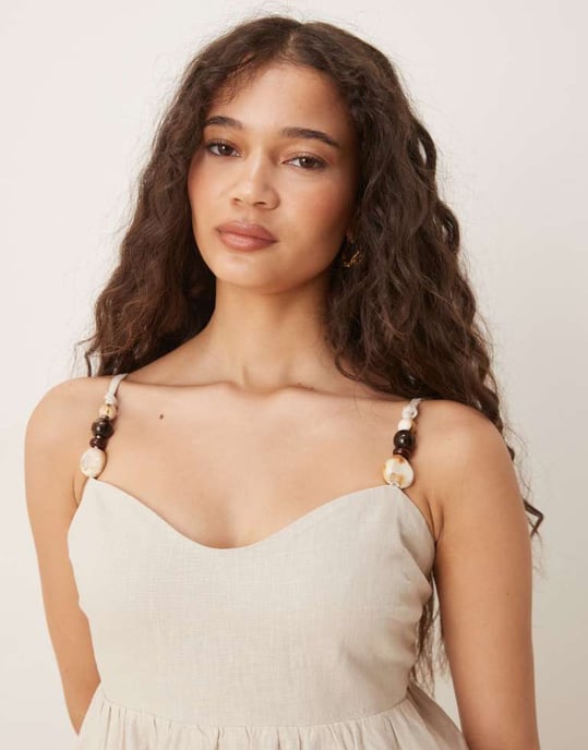 Abercrombie & Fitch spaghetti strap sweetheart neckline babydoll miniklänning i krämfärgad - Image 3
