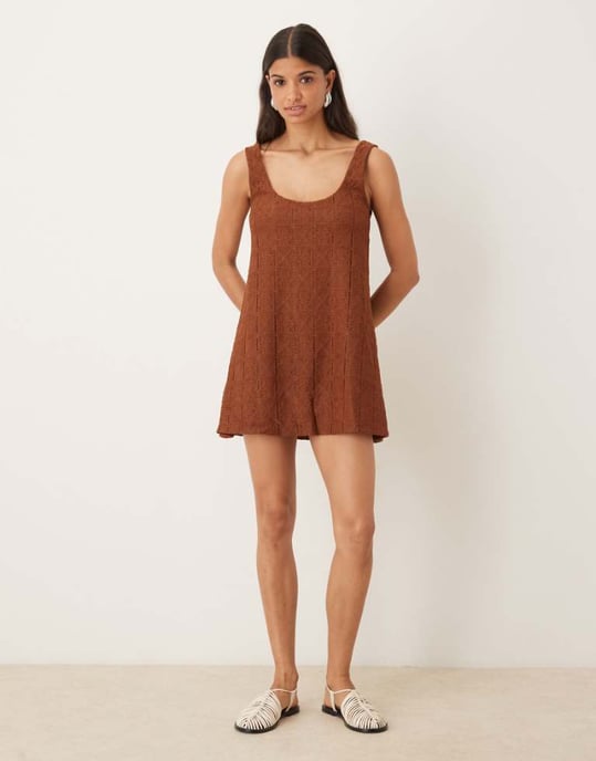 ASOS DESIGN virkade scoop trapezklänning i choklad - Image 1