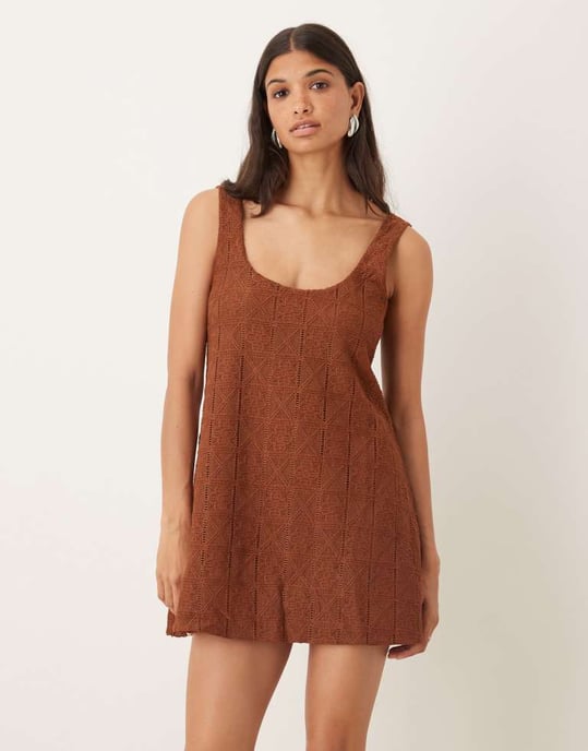 ASOS DESIGN virkade scoop trapezklänning i choklad - Image 4