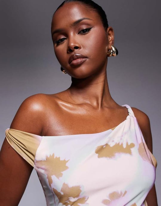 ASOS DESIGN snurrad off shoulder mini med sashesdetalj i mönster - Image 3