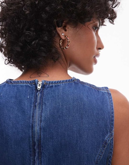 Topshop denim v-ringadasklänning med veck i midblått - Image 4