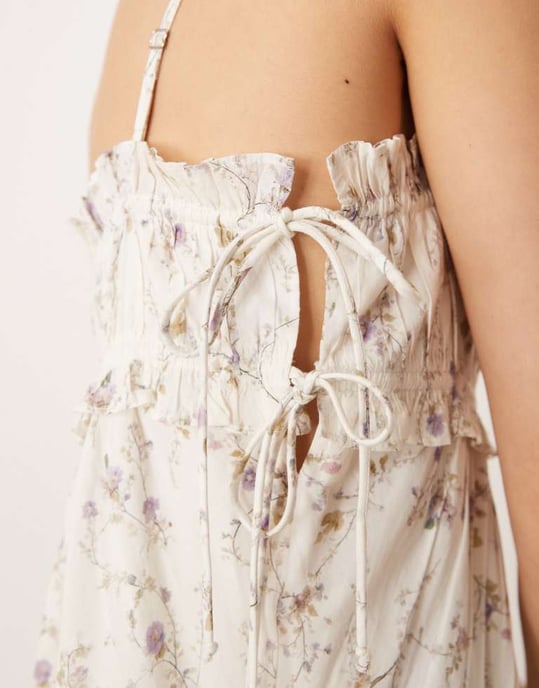 ASOS DESIGN babydoll miniklänning med volangkant i småblommig tryck - Image 3