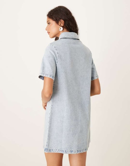 ASOS DESIGN denim polo mini klänning i ljus tvätt - Image 4