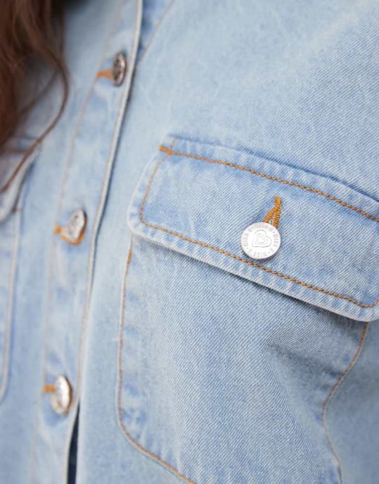 Miss Selfridge oversized kortärmad denimklänning i blekt tvätt - Image 4