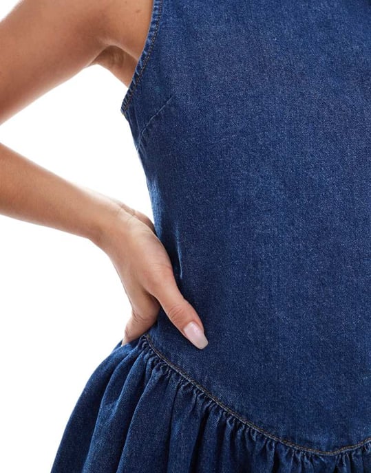 Miss Selfridge klänning i denim med låg midja i mellanfärg - Image 3