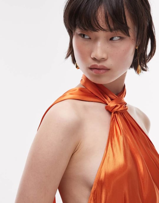 Topshop knyt-hals halterneck miniklänning i satin i rödbrun - Image 4