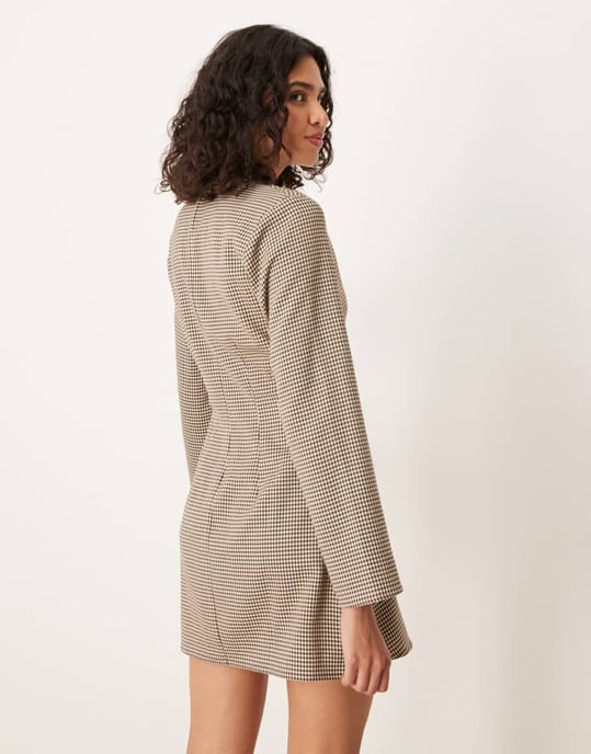 ASOS DESIGN sömmad knapp-down miniklänning i brun rutigt - Image 3
