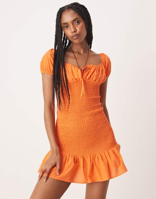 ASOS DESIGN bardot knyt-fram shirred mini-klänning i orange - Image 1