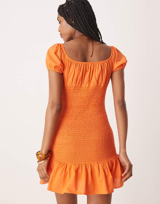 ASOS DESIGN bardot knyt-fram shirred mini-klänning i orange - Image 4