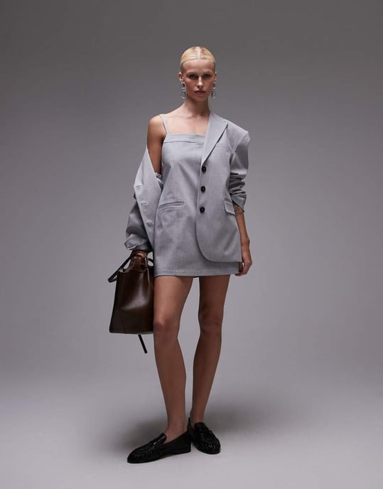 ASOS DESIGN skräddarsydd miniklänning med låg ryggen i ljusgrå - Image 3